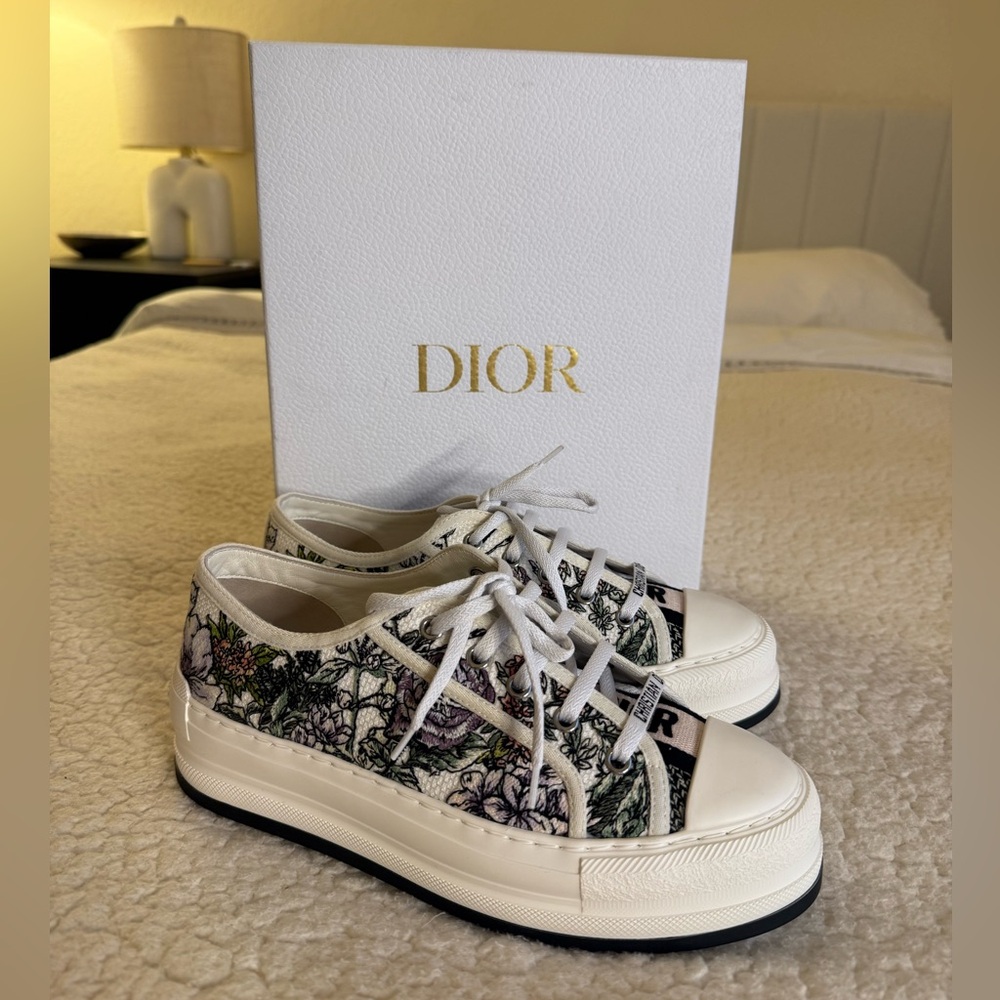 Dior Women's Floral Sneakers - Cream and Black WALK'N'DIOR